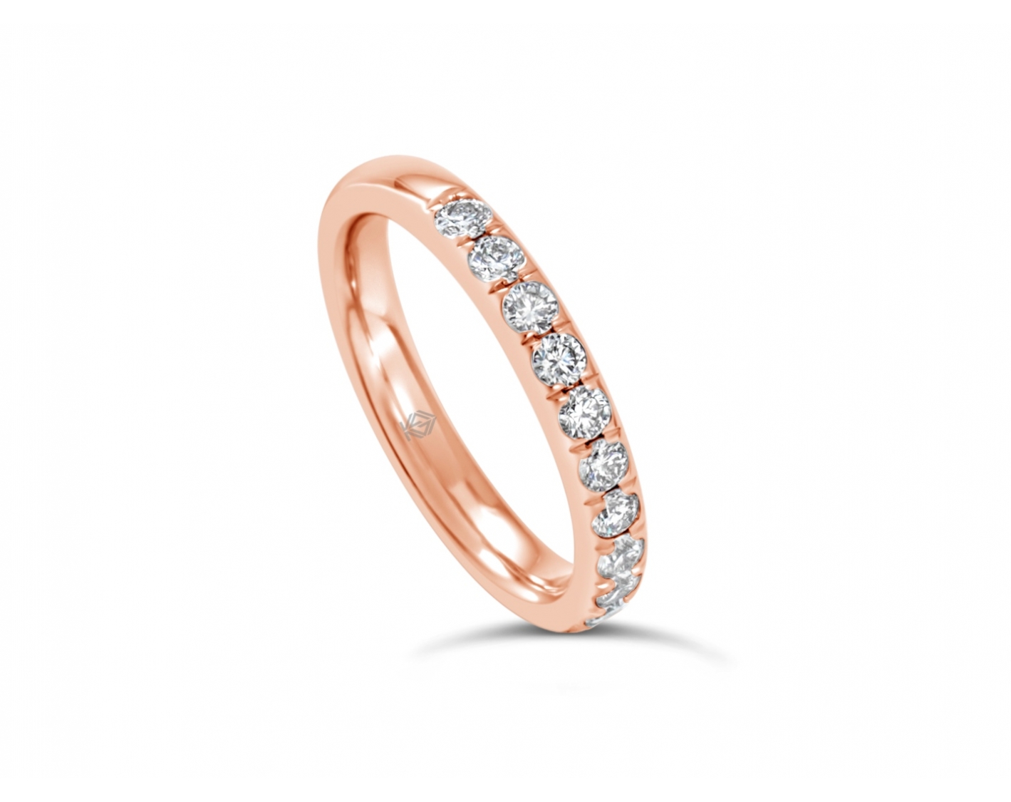 18k white gold 0,59ct* half eternity pave set wedding band Photos & images